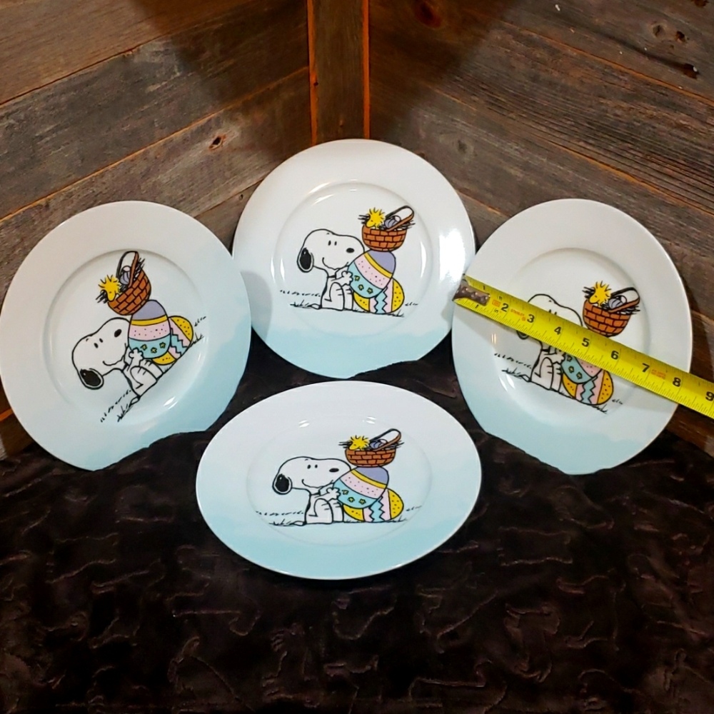 Peanuts Snoopy Easter Egg 8” Salad Plate NWT set of 4
